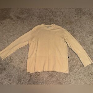 Never worn Gap sweater size medium